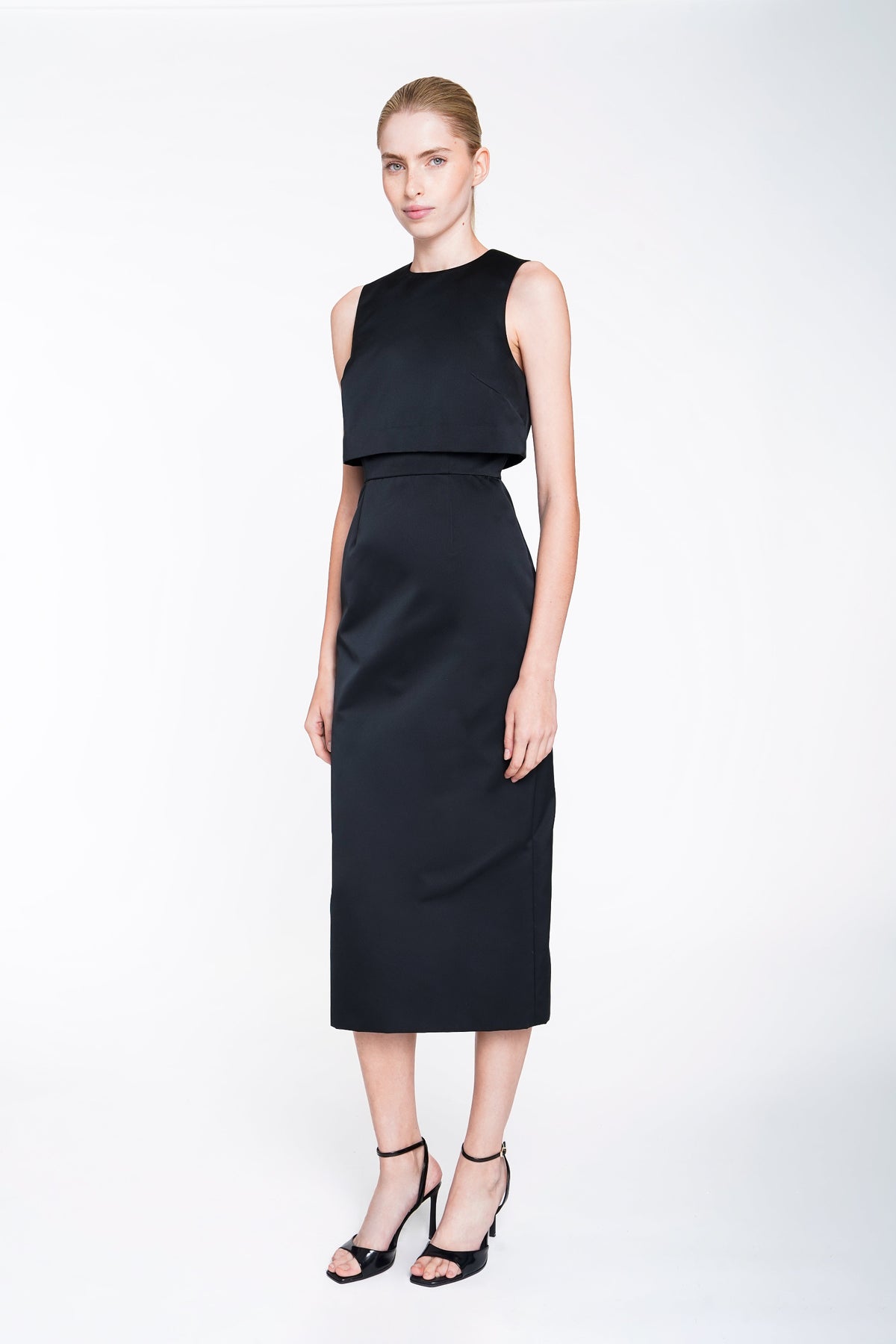 Round Neck dress in Duchesse