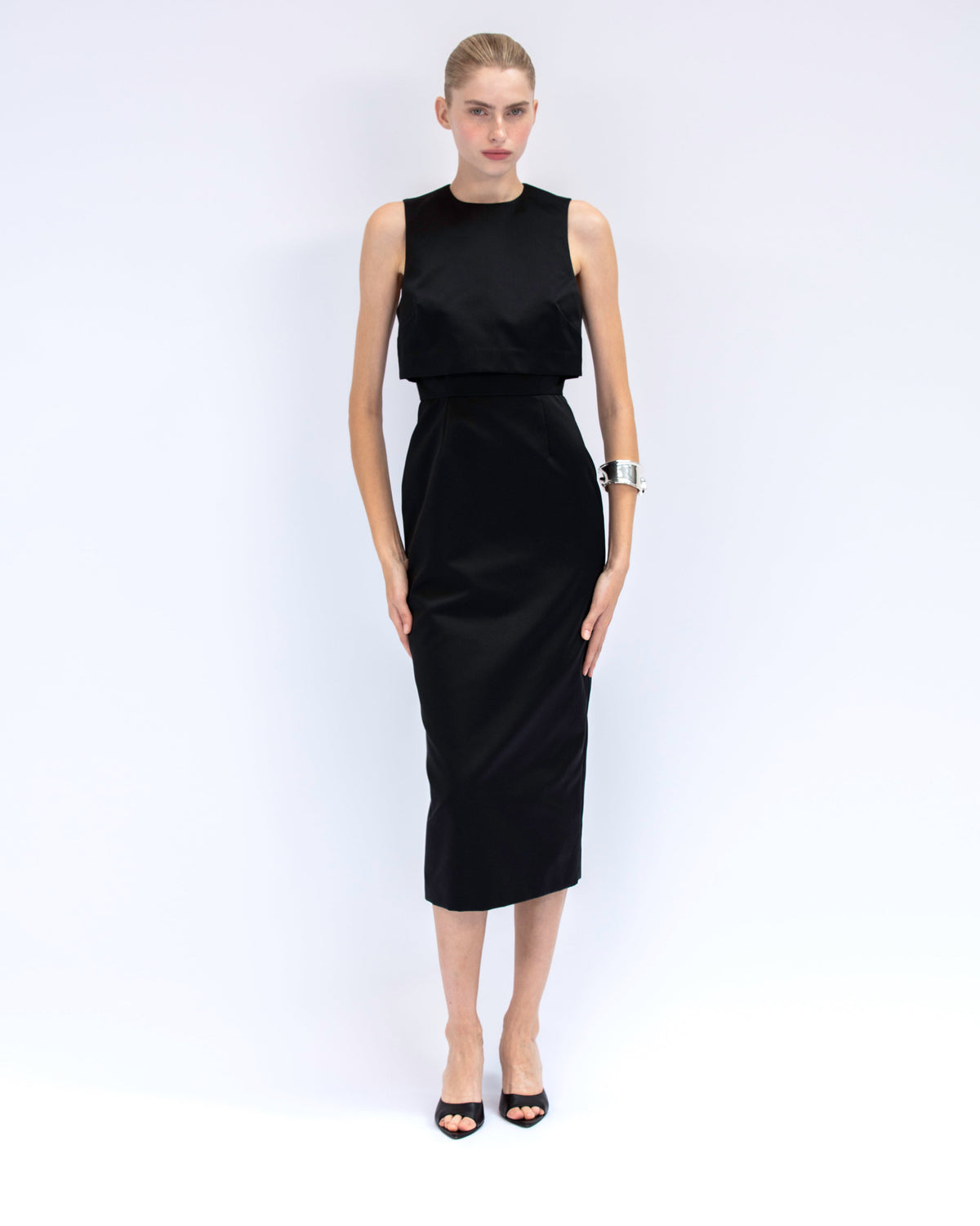 Round Neck dress in Duchesse