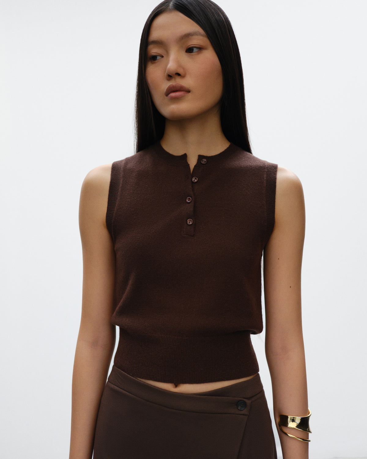 MARINE Sleeveless Henley Sweater