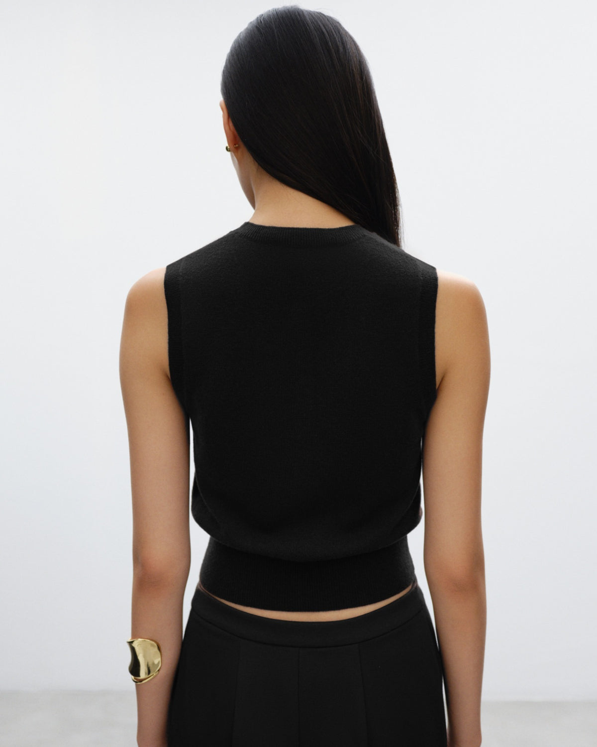 MARINE Sleeveless Henley Sweater