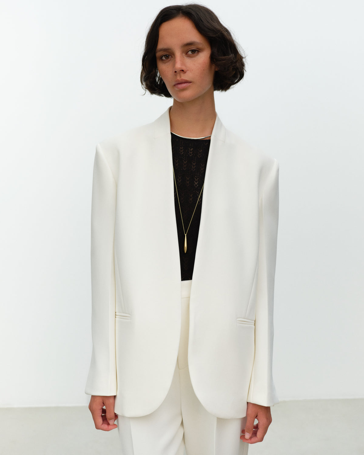 HANNIE Neckless Jacket