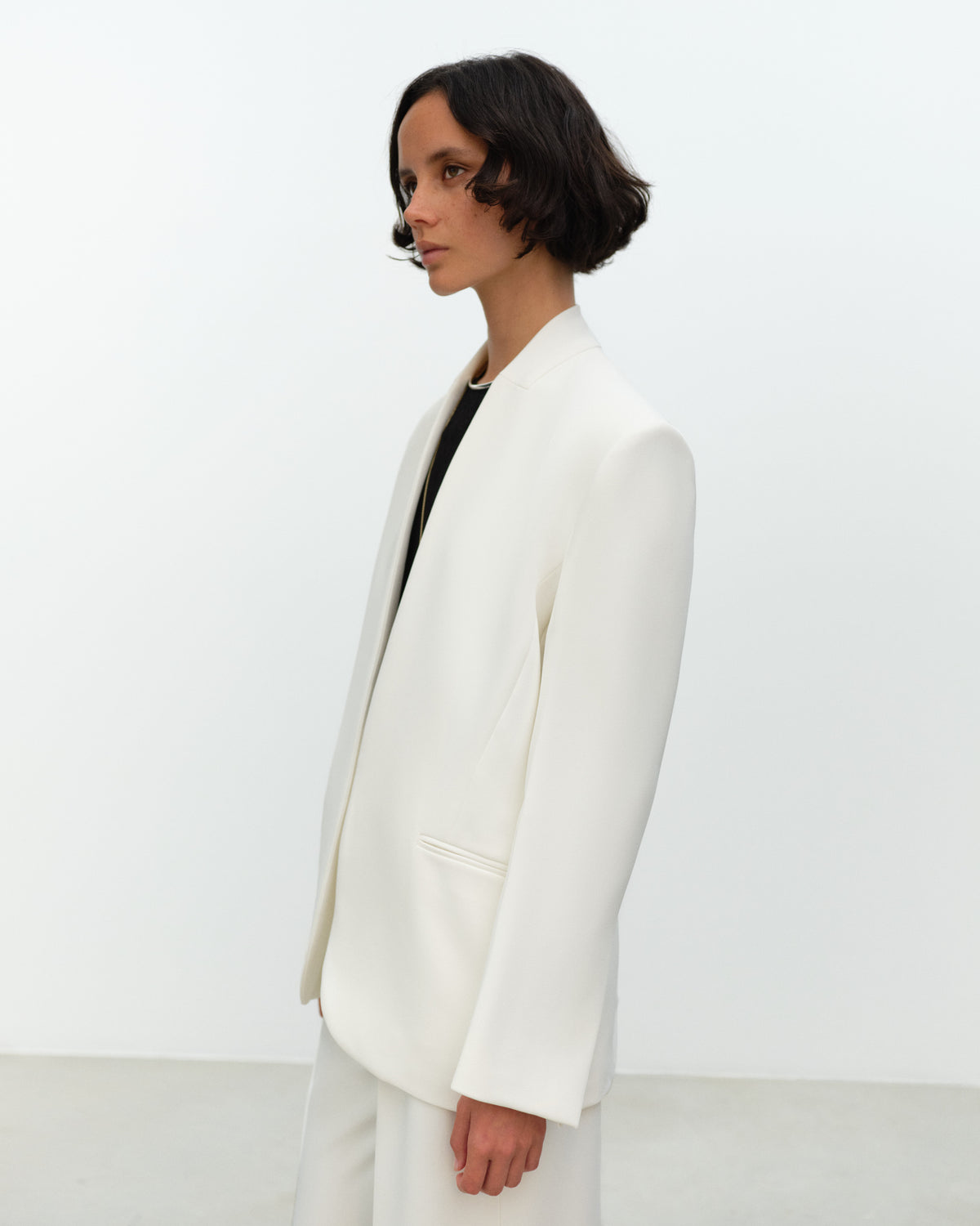 HANNIE Neckless Jacket