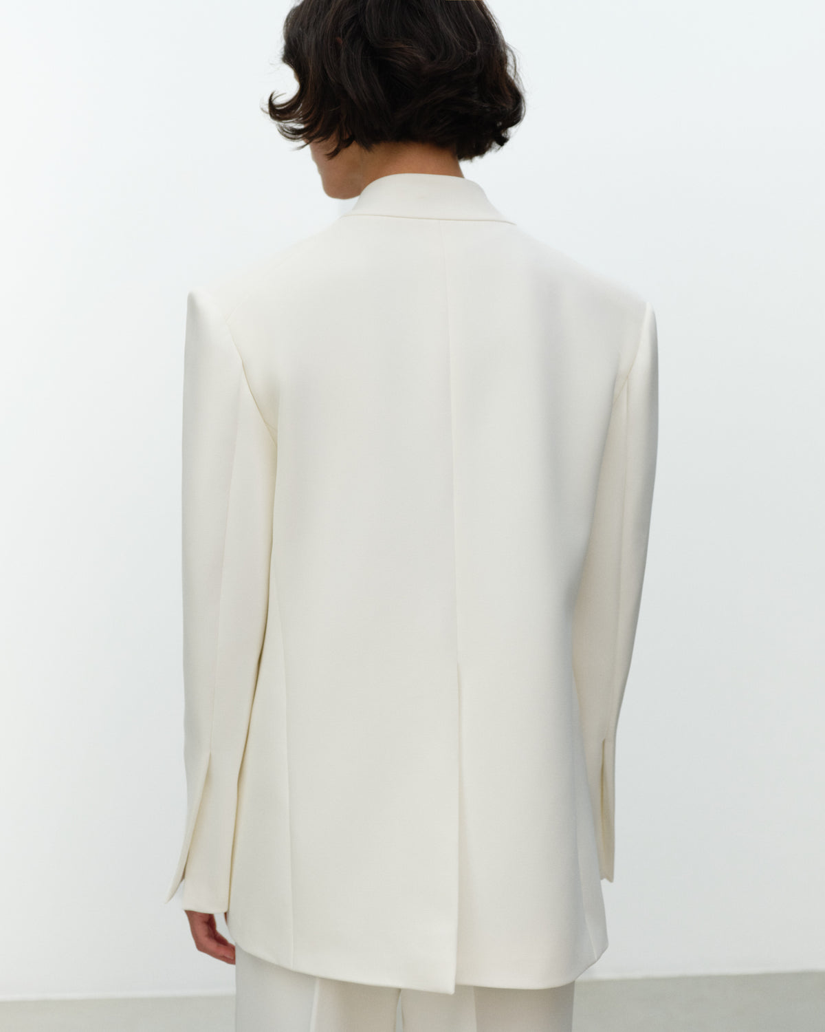 HANNIE Neckless Jacket