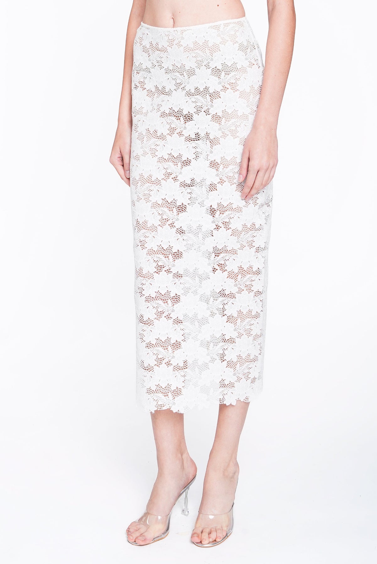 Long Skirt in macramè