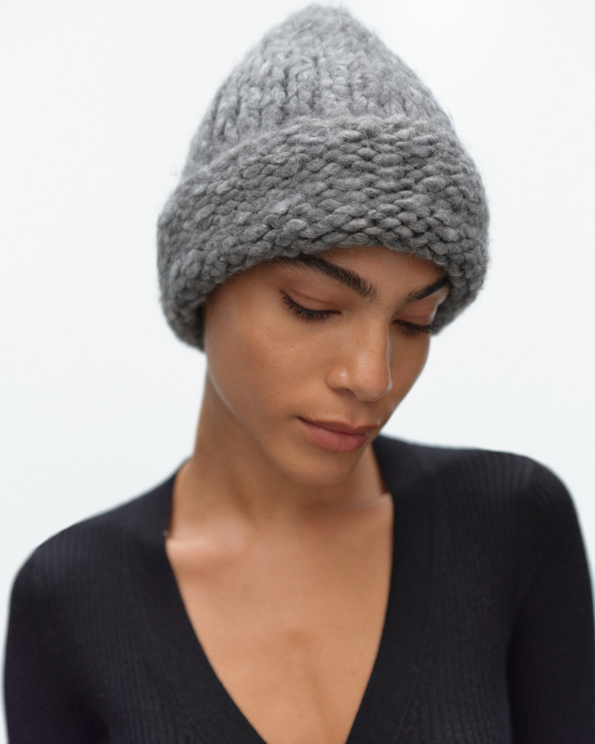 ILE Handmade Hat  in Cashmere