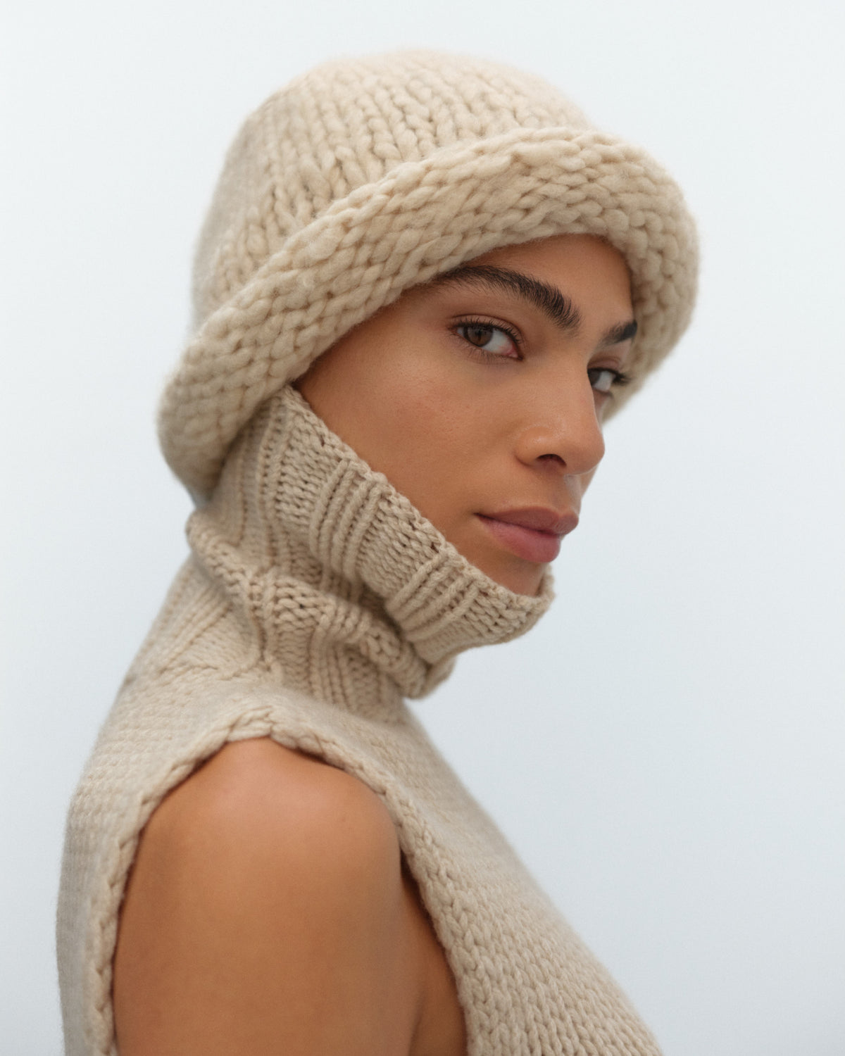 ILE Handmade Hat  in Cashmere