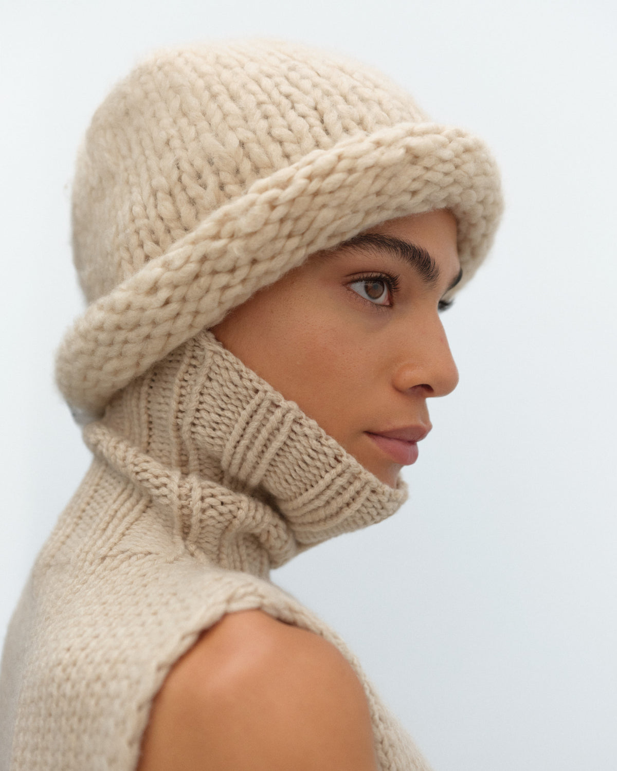 ILE Handmade Hat  in Cashmere