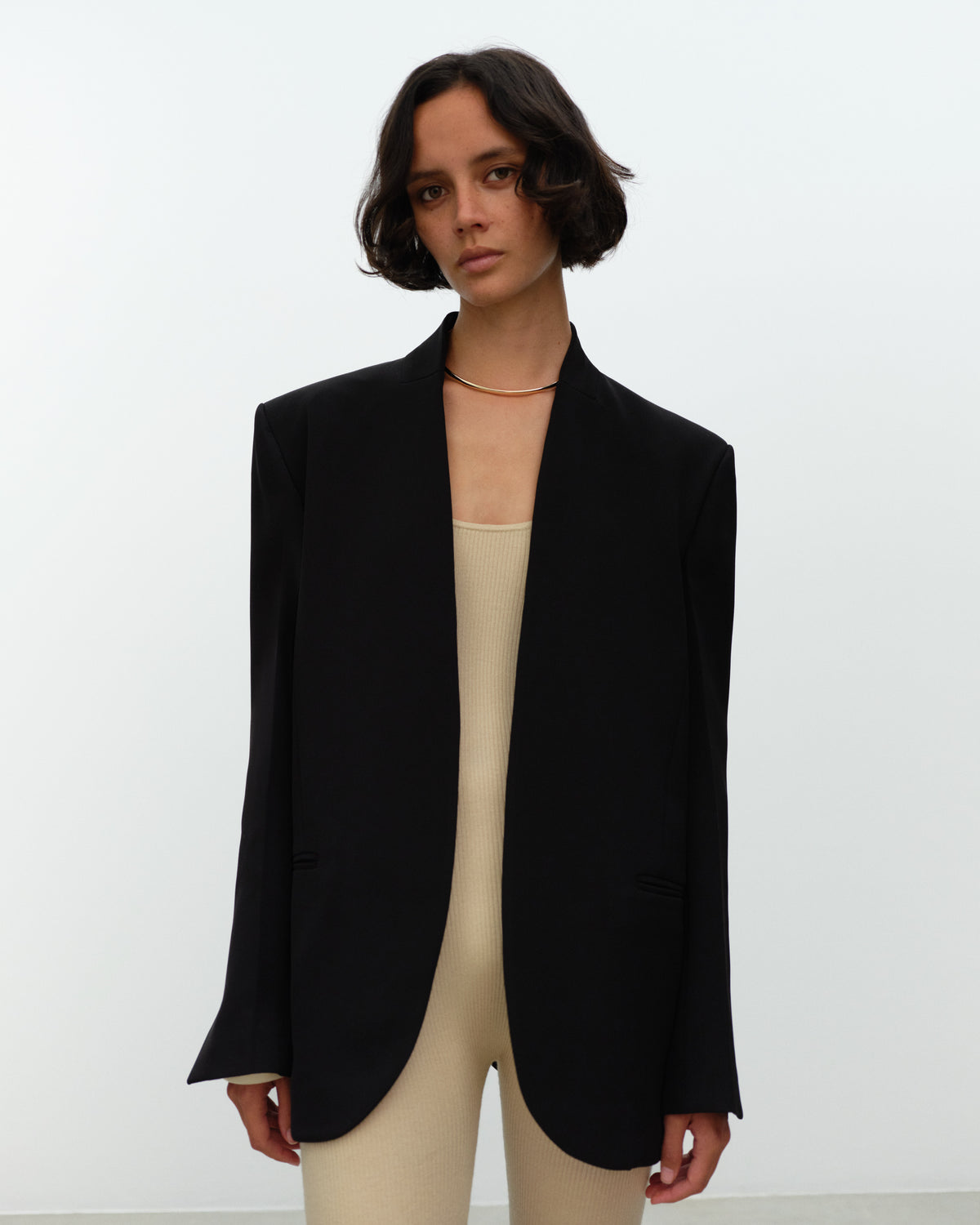 HANNIE Neckless Jacket