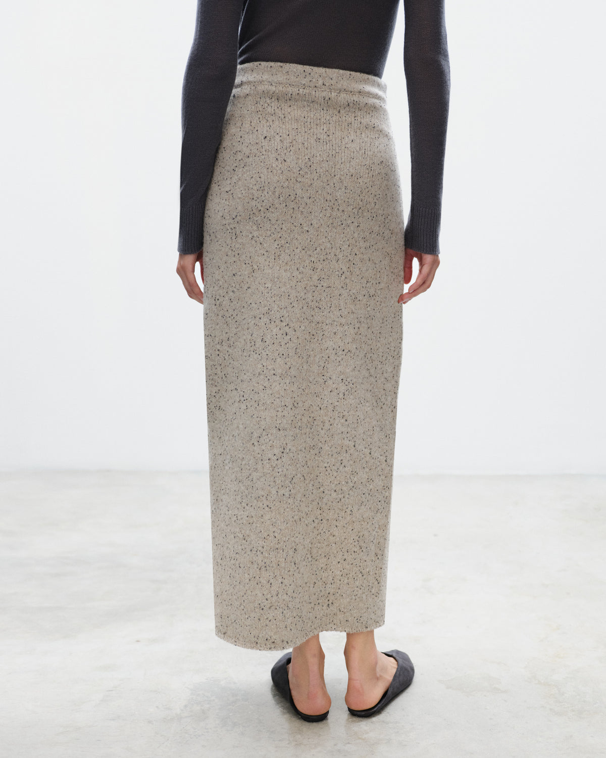 CHARIS Long Skirt with Slit