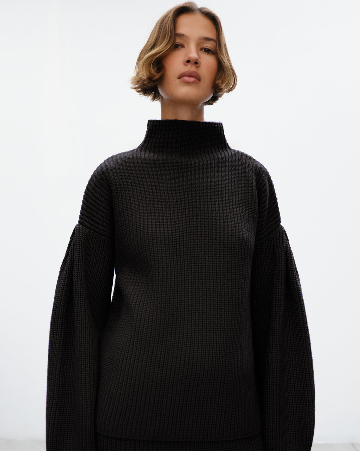 HALEY Ribbed Funnel neck Sweater Black