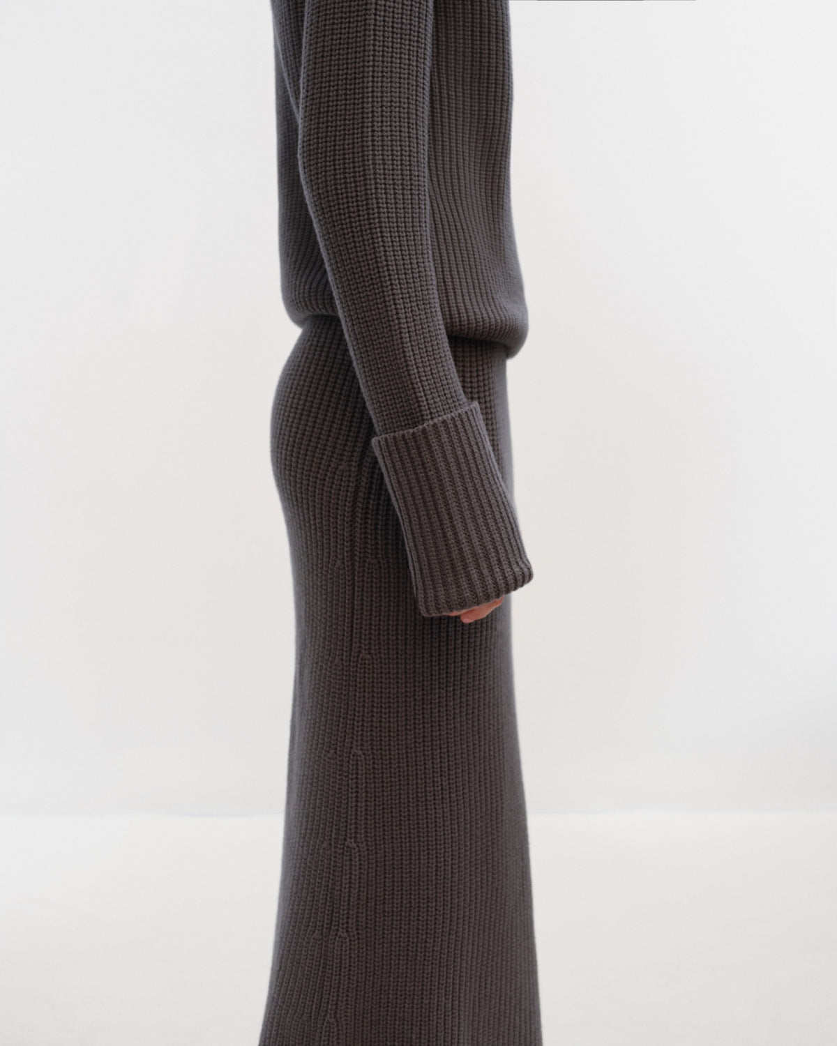 HAIDEE Ribbed Round Neck Sweater